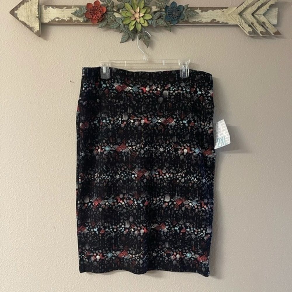 LulaRoe- stretchy Cassie pencil skirt